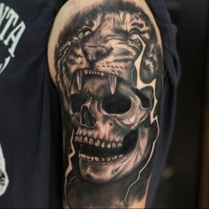 tatuaje realista en Zaragoza calavera y tigre
