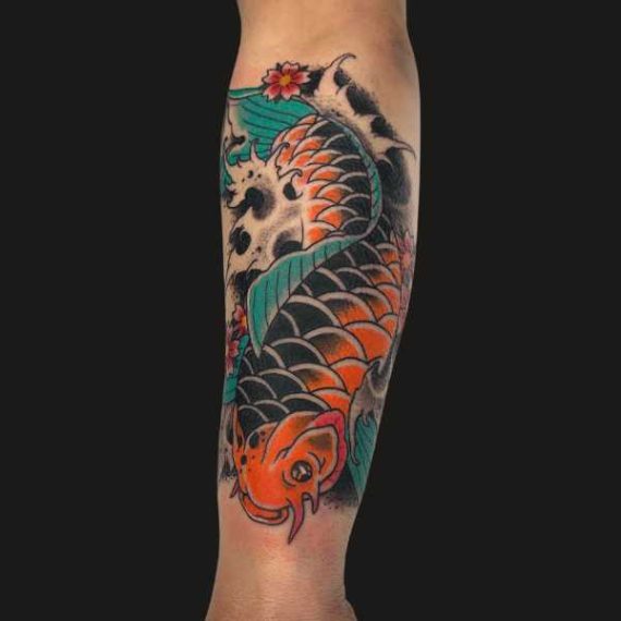 Tatuaje Neotradicional tatuaje neotradicional en Zaragoza carpa barbarroja tattoo