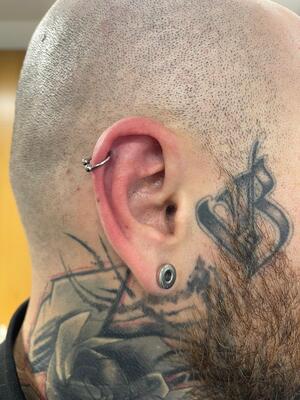 Piercing helix Barbarroja tattoo