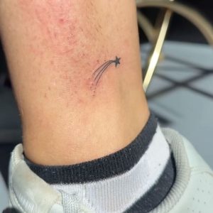tatuajes pequeños en zaragoza estrella fugaz
