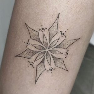 tatuajes pequeños en zaragoza estrella ornamental