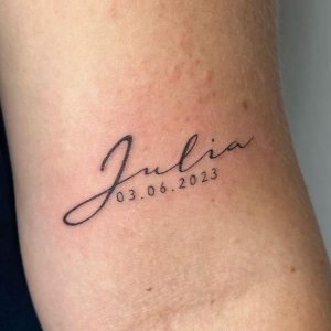 tatuajes pequeños en zaragoza nombre y fecha