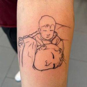 tatuajes pequeños en zaragoza padre e hija línea fina retrato