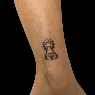 Tatuajes de la Virgen del Pilar Tatuajes de la Virgen del Pilar - Estudio de tatuajes en Zaragoza Barbarroja 3