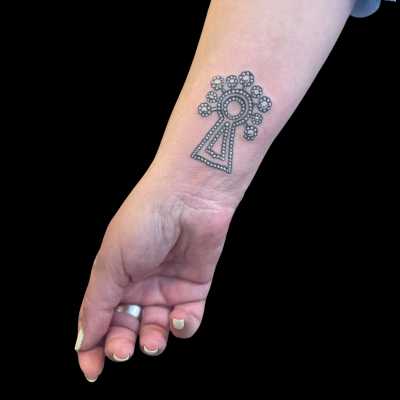 Tatuajes de la Virgen del Pilar Tatuajes de la Virgen del Pilar - Estudio de tatuajes en Zaragoza Barbarroja 5