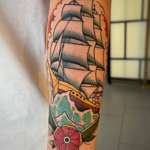 tatuaje tradicional barco