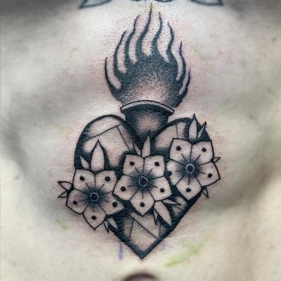 tatuaje tradicional corazon