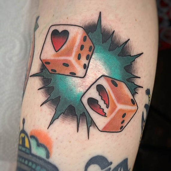 tatuaje tradicional dados