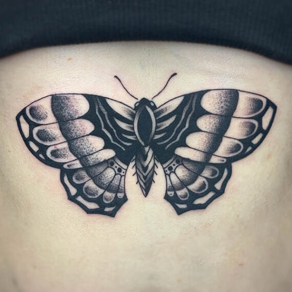 tatuaje tradicional mariposa