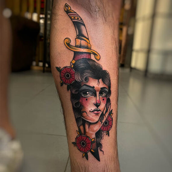 tatuaje tradicional mujer