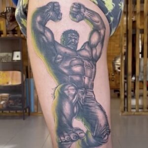 Tatuajes de Marvel en Zaragoza Tatuajes Marvel Zaragoza Hulk saltando