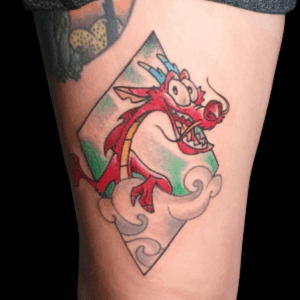 tatuaje cartoon mushu mulan